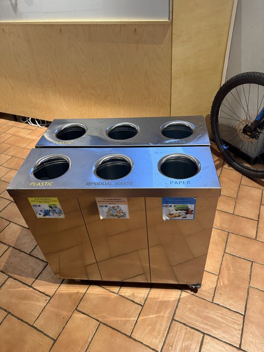 Cos de gunoi de inox noi noute
