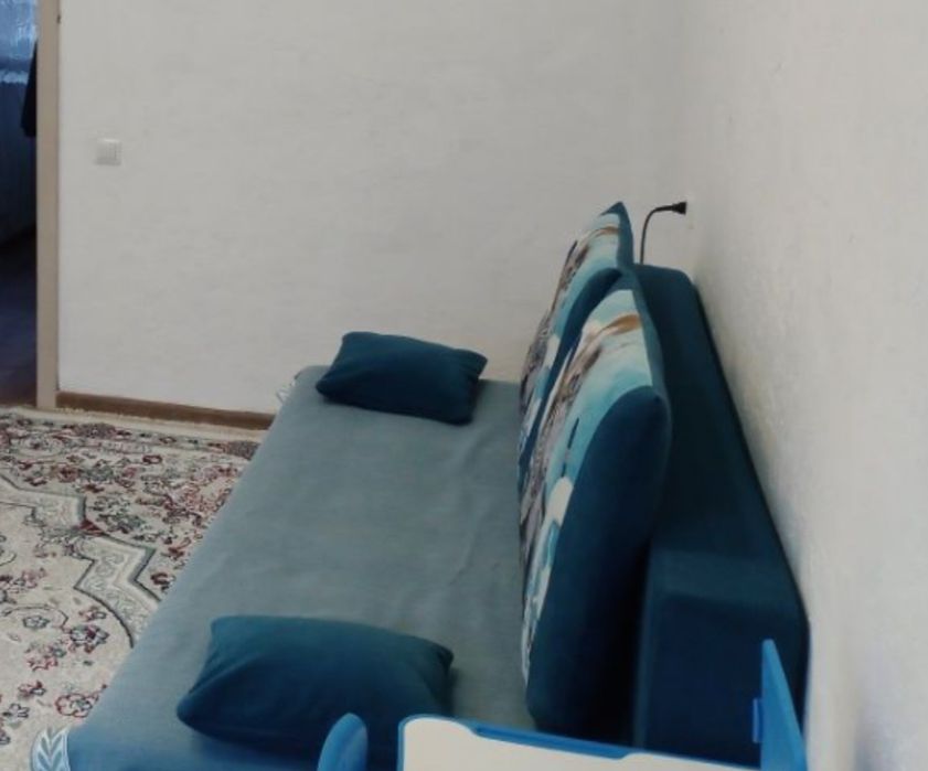 Продам диван четырех местный