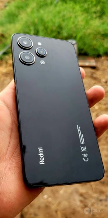 Redmi 12 sotiladi. Olx dan bemalol yozurasila.