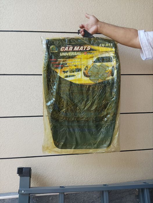 Коврик автомобильный