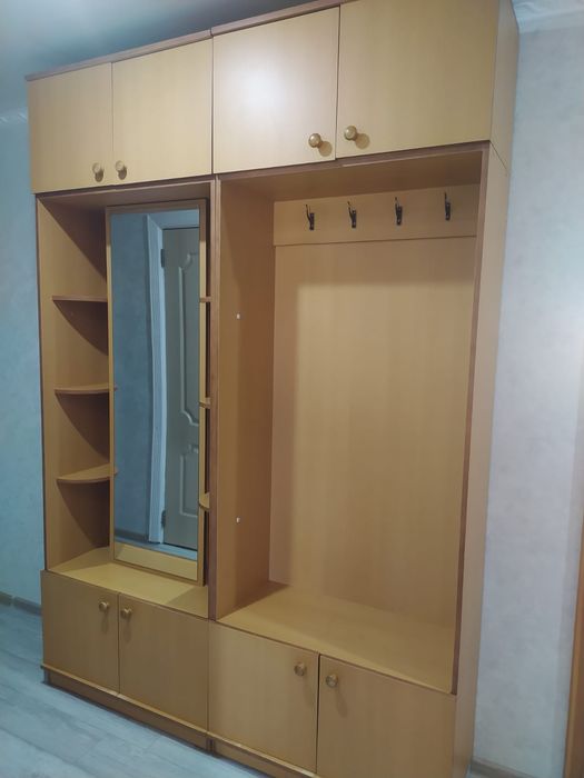 Продам прихожую б/у