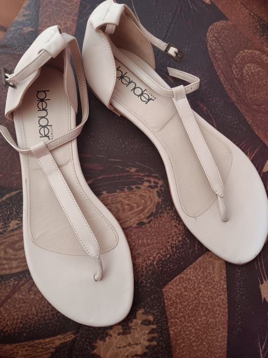 Сандали 39 номер