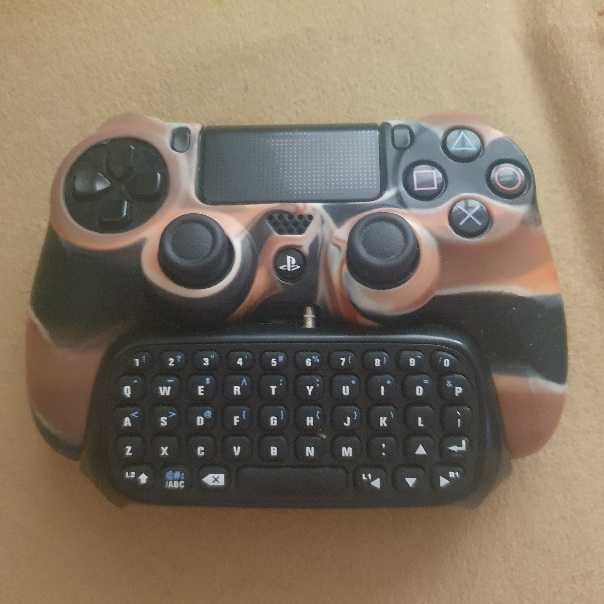 Controller Maneta Gamepad PS4 Playstation 4 original Sony in stare perfecta totul functional cu skin protector si tastatura bluetooth