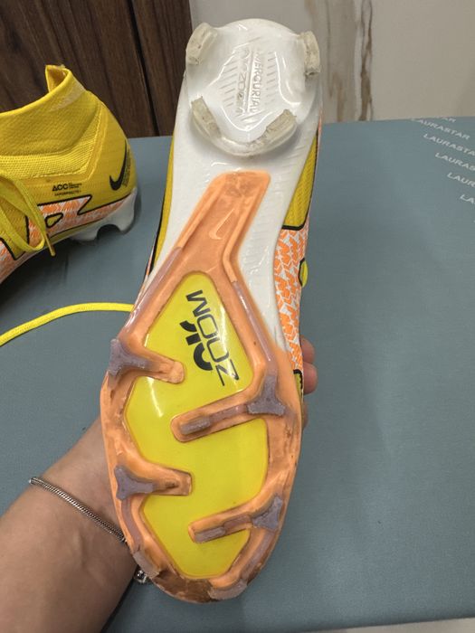 Продам бутсы для футбола