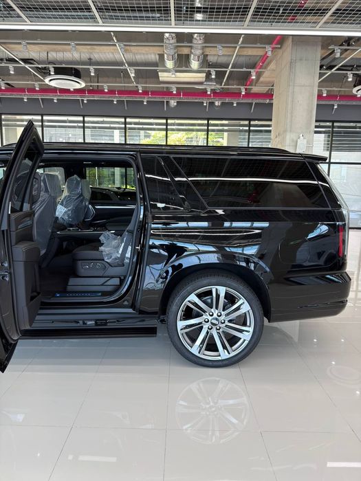 Cadillac Escalade ESV  Насия  савдога. берилади
KOPMLEKTATSIA: sport p