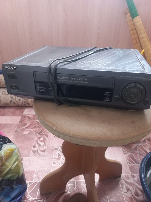 Продам видеомагнитофон SONY
