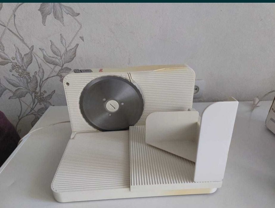 Срочно продам электрический нож