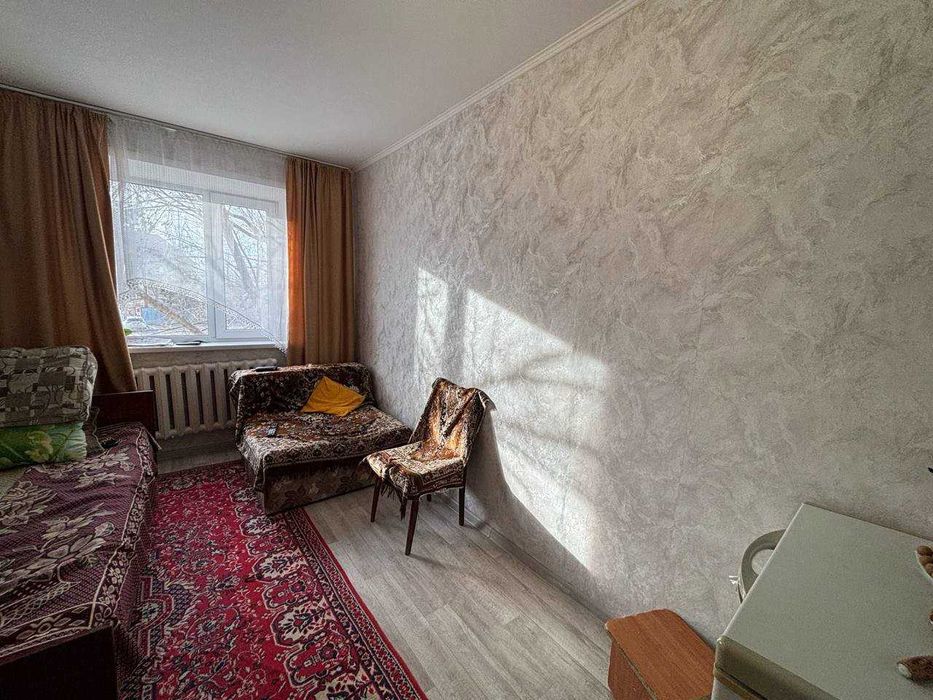 Продается 3-комнатная квартира в 9 микрорайоне.