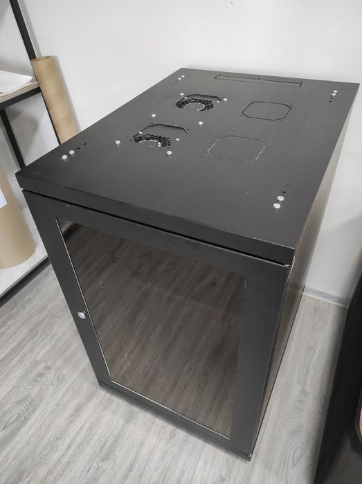 Серверный шкаф 18U