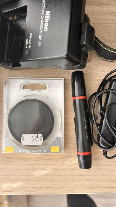 Nikon D3100 с китов обектив и аксесоари