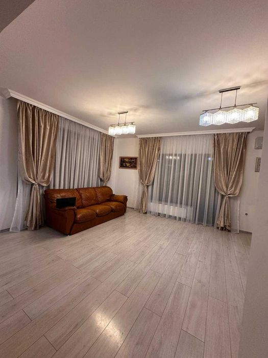 Casă de vânzare 5 camere Domnești