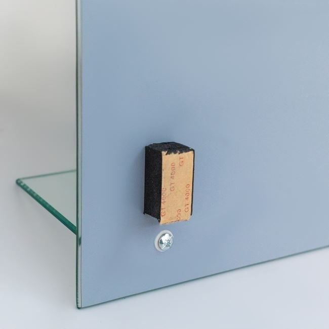 Огледало за баня с изчистен дизайн