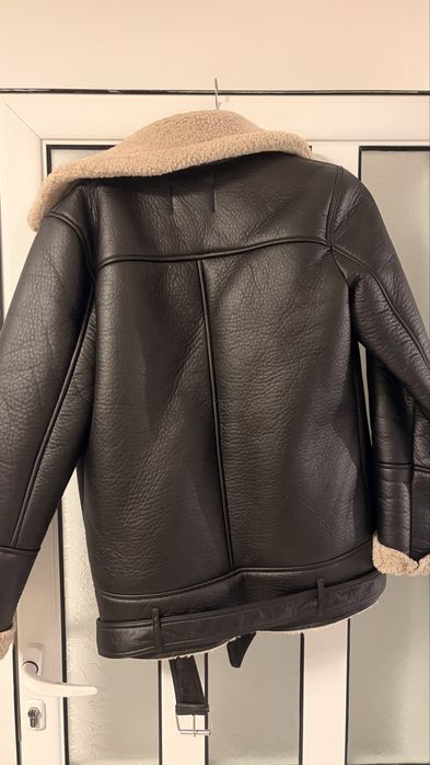 Дамско яке Stradivarius