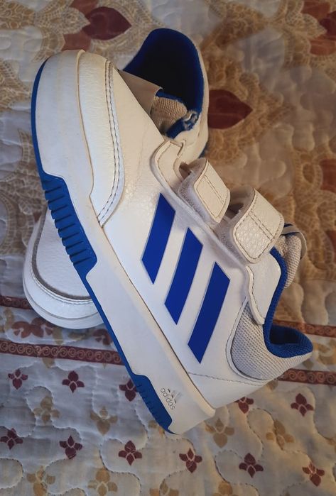 Adidași originali cu scai pentru copii din piele 
Nr. 28, interior 18