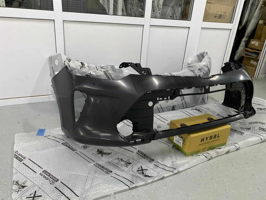 Бампер оргинал Тойота Камри 55