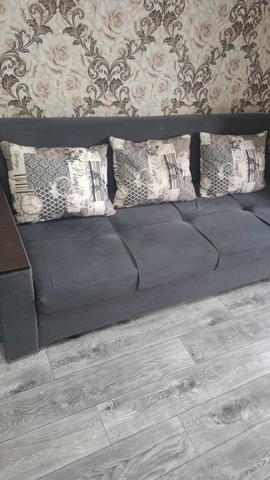 Продам диван 210 на 80