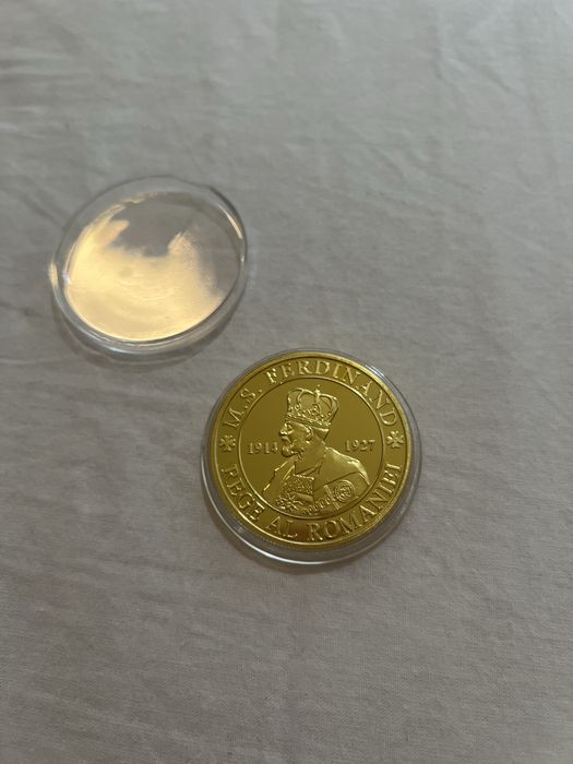 Bănuț comemorativ Ferdinand I & Regina Maria