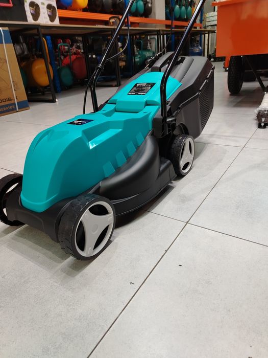 Elektrichski gazona kasilka