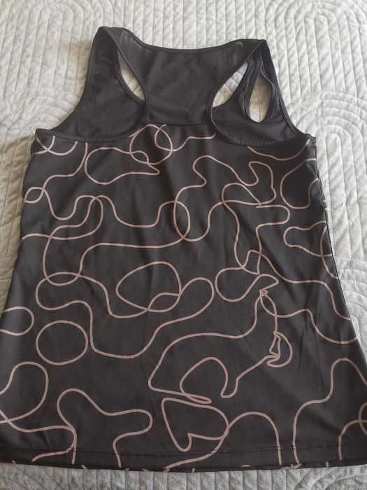 Продавам свежо боди и бански два модела и потник и бюстиета