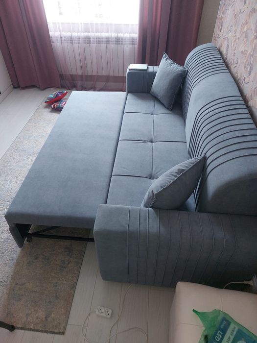 Срочно продам абсолютно новый диван.