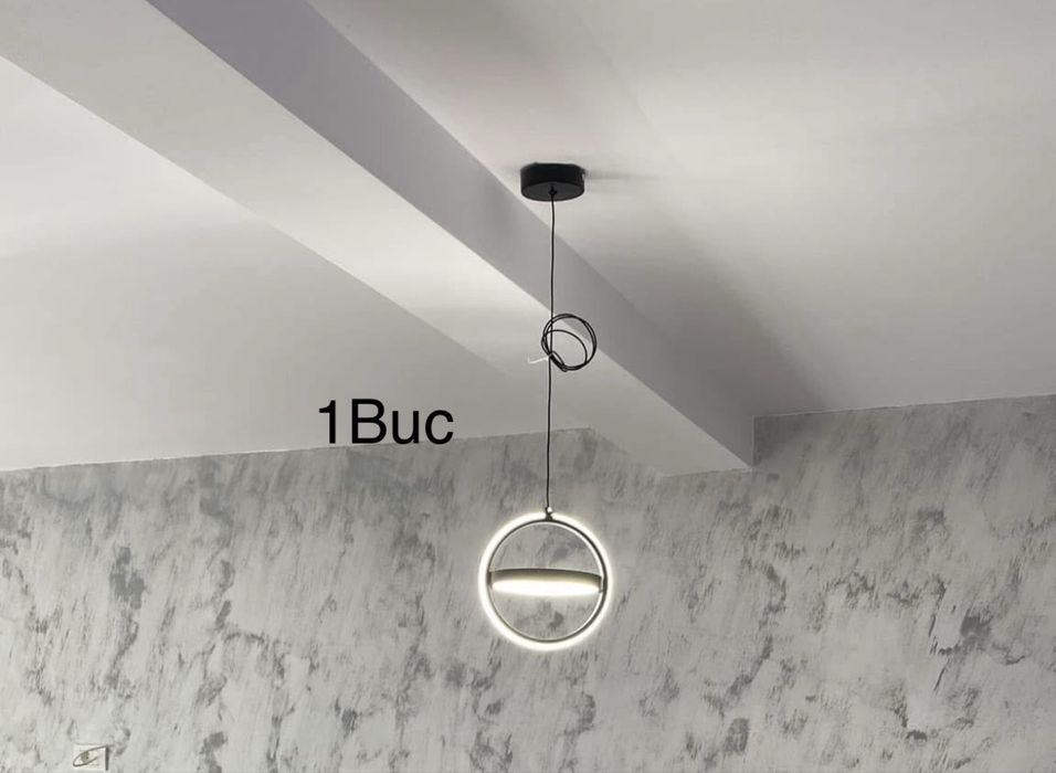 Vand 8 lustre folosite foarte putin.