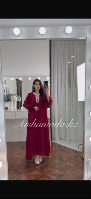 Платье с камушками