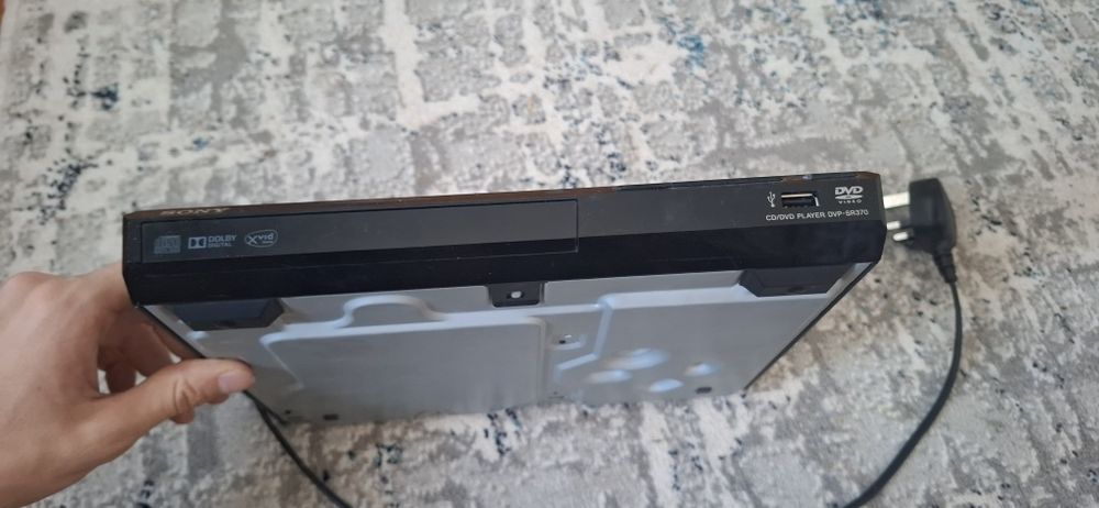 Срочно продаю DVD-плеер Sony DVP-SR370.
