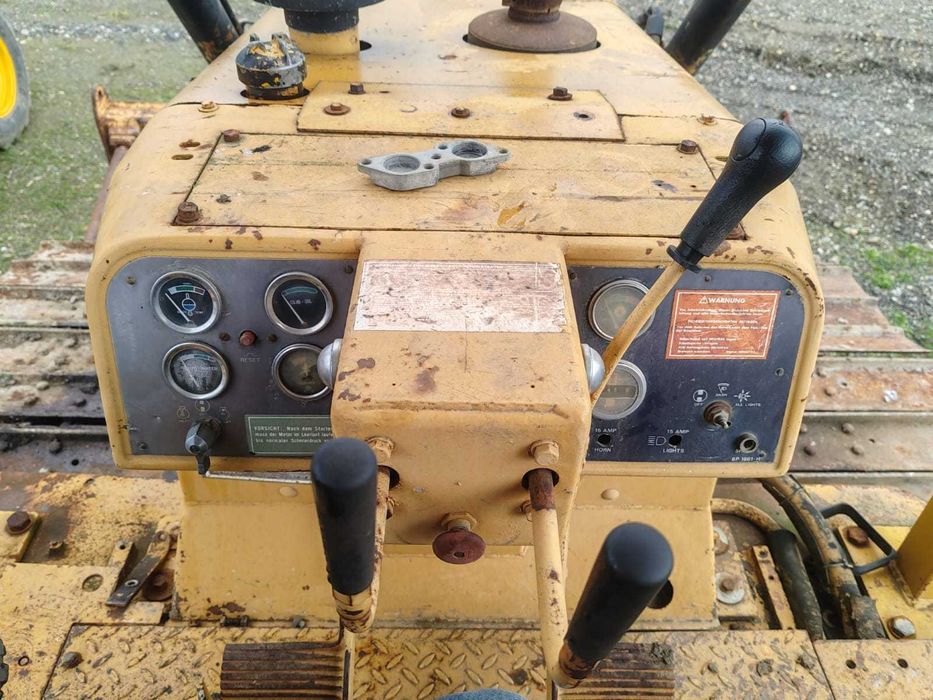 Buldozer Caterpillar D4E cu Scarificator