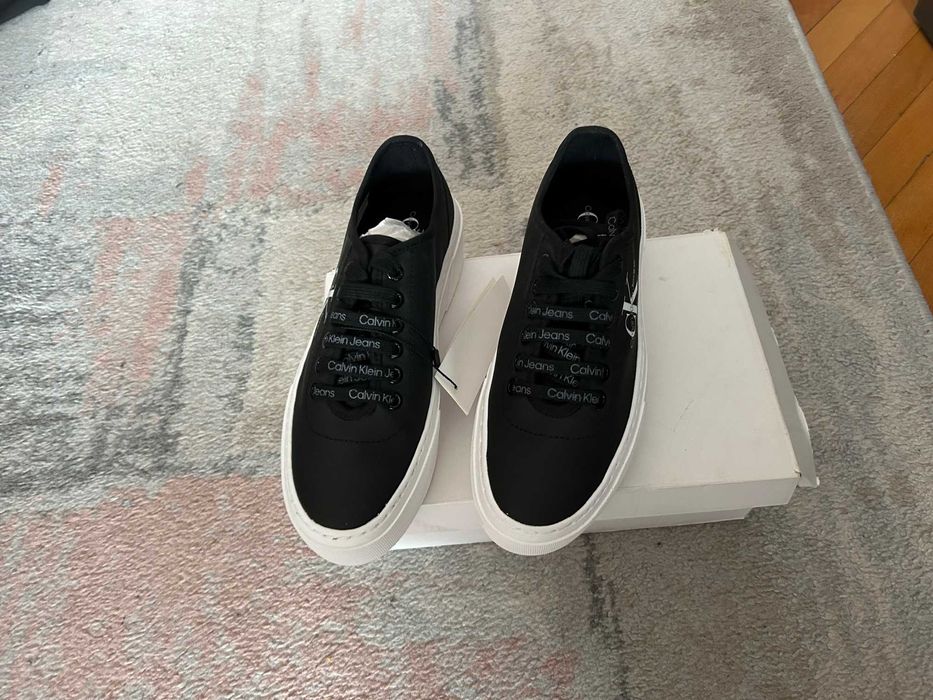 Calvin Klein Cupsole Flatform Laceup 38