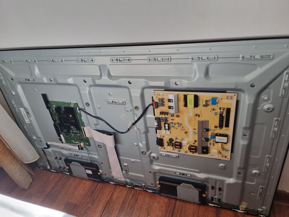 Vand TV Samsung QE50Q60AAU pentru piese.