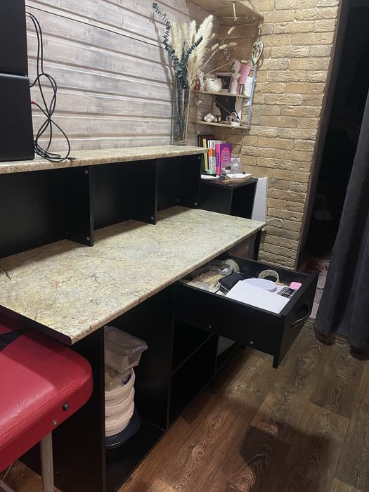 Стол для бизнеса и для дома