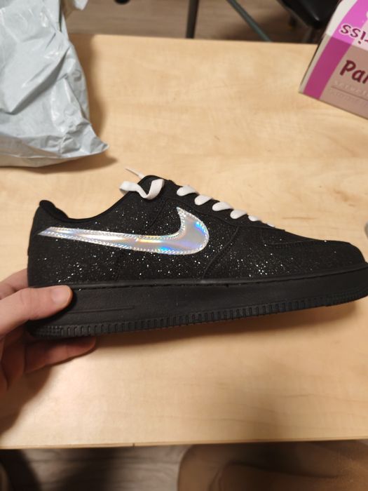 Adidași de vânzare