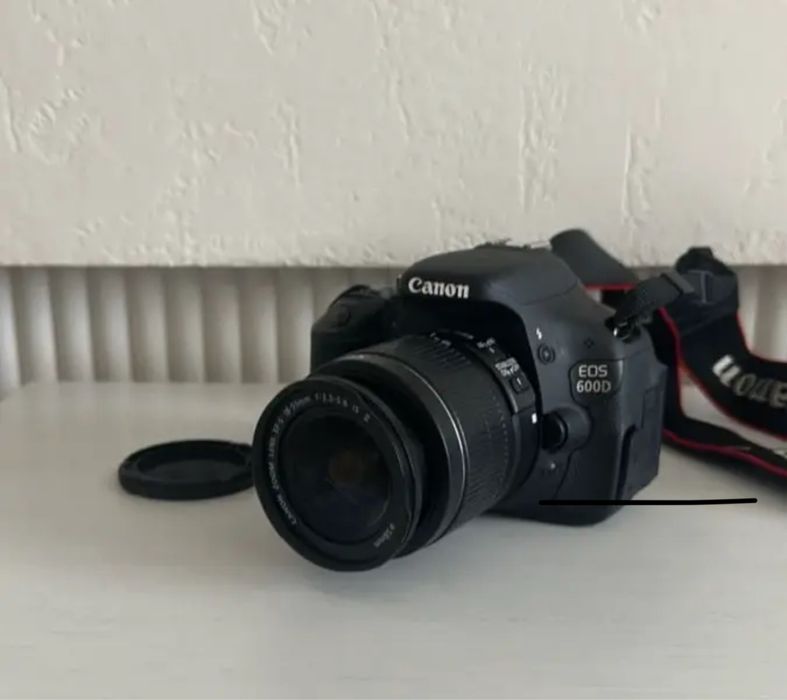 Фотоаппарат Canon EOS 600D