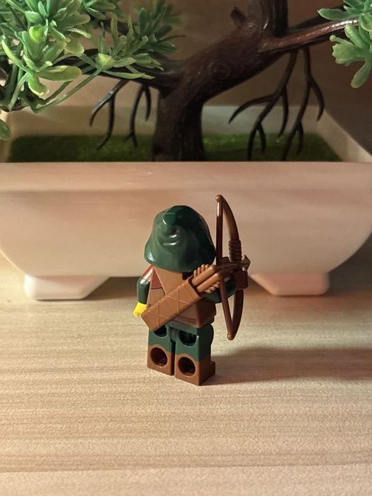LEGO минифигурка Series 16 Rogue (71013)
