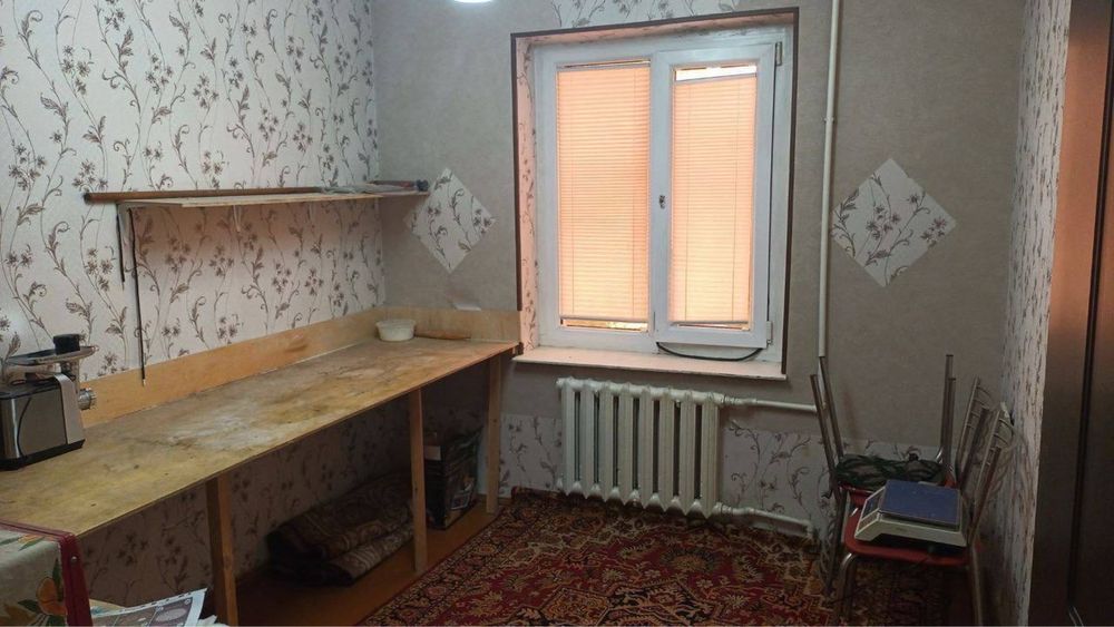 Шайхонтохур тумани Жарарик 4 хона 4 кават срочний сотилади.