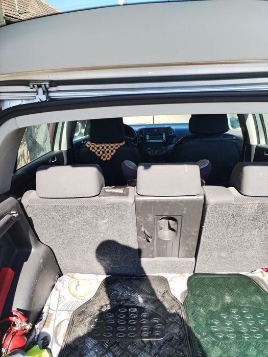 Vând schimb vw Golf 5 plus 1.9 Tdi cp 105