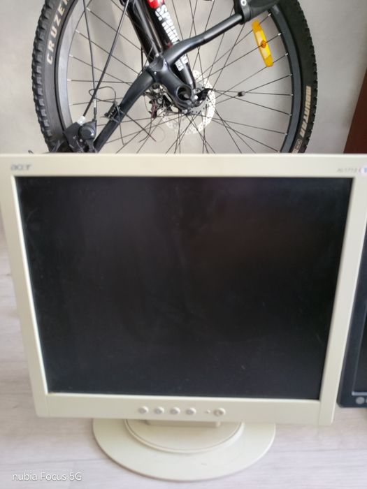 Продам мониторы в отличном состоянии