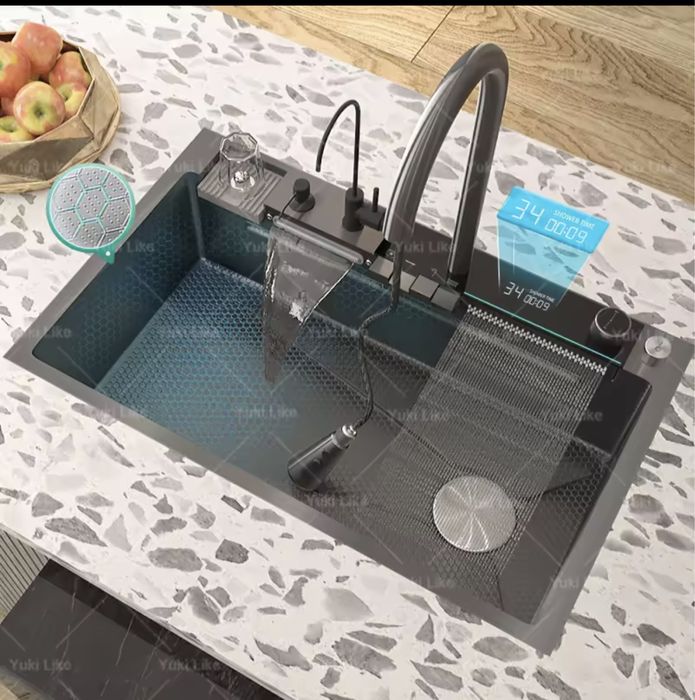 Chiuvetă piano black,5 butoane, 2 cascade