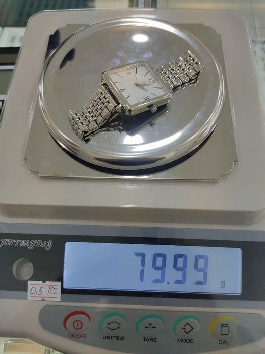 Erkaklar kumush soati