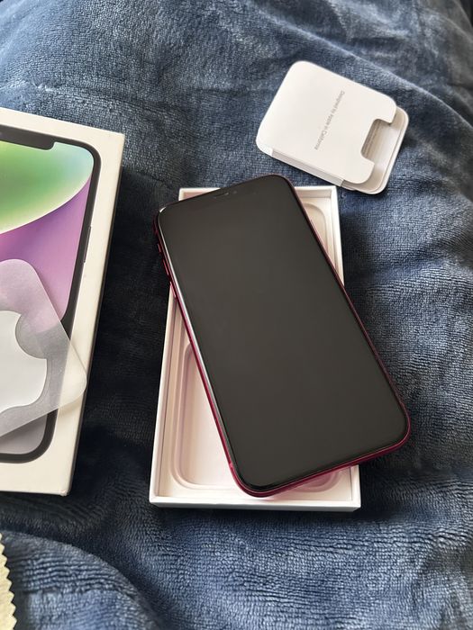 Vand iphone 11,red,impecabil