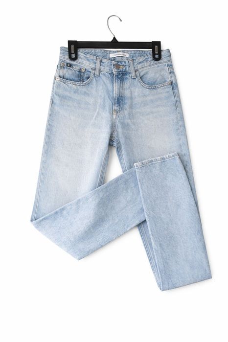 Изчистени дънки Calvin Klein