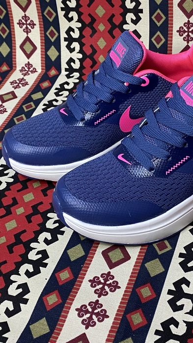 Женские кроссовки найк nike
