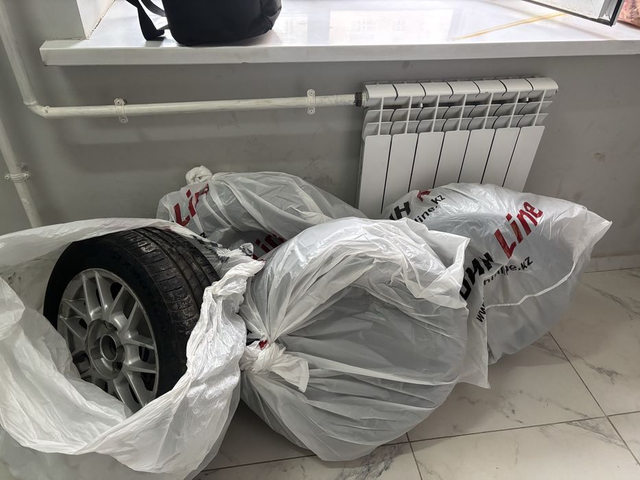 Продам диски с шинами.