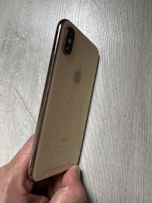 Айфон хс  64г золотистый