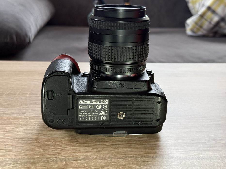 Nikon D90 и обектив