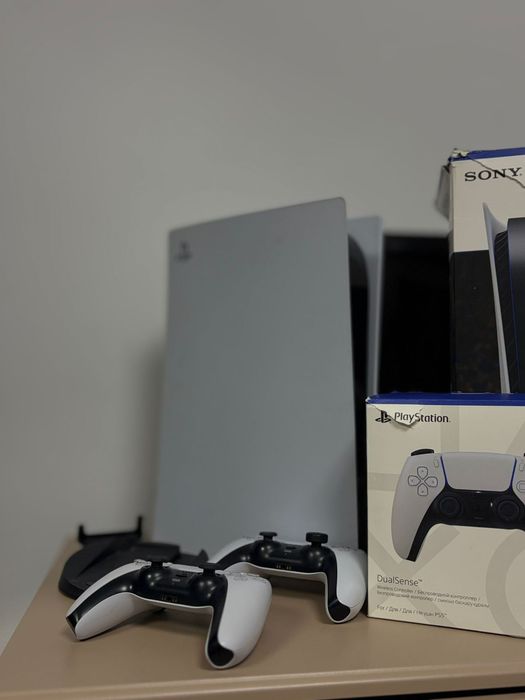 Ps5 коробкасымен шнурларымен барлыгы бар!!!