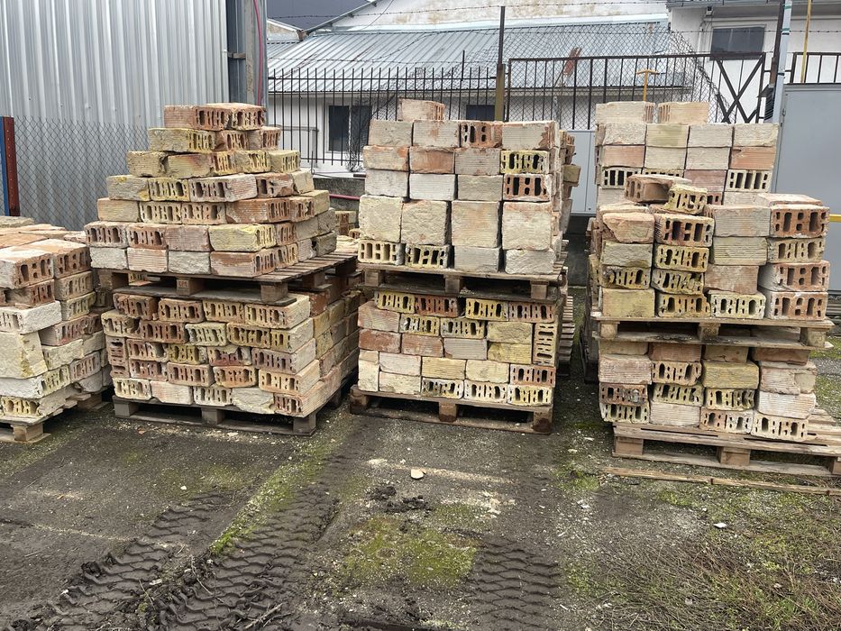 Тухли четворки.