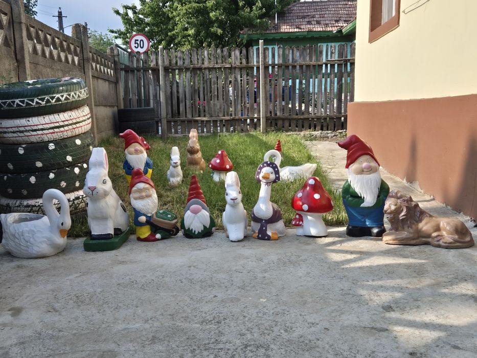 Ornamente si pitici de gradina