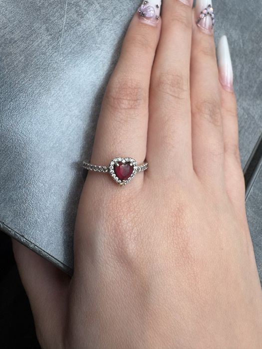 Inel Pandora Cu Inimioara Rosie