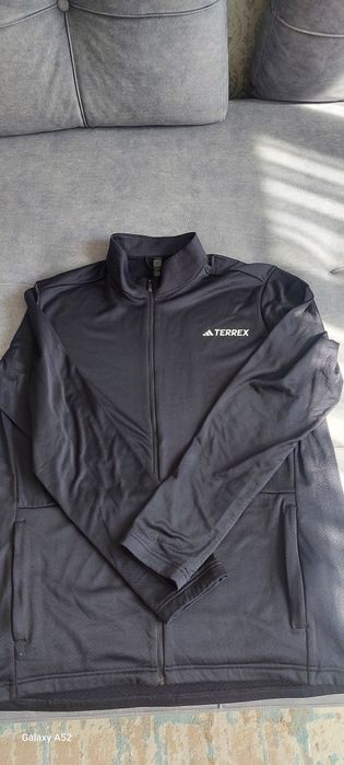 Продам спортивку Adidas terrex